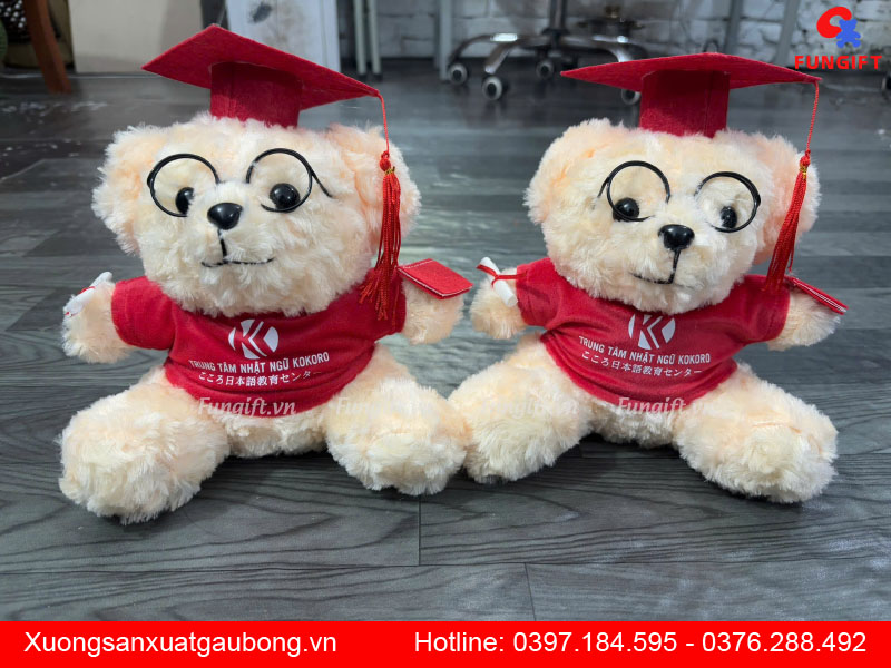 Sản xuất gấu bông tốt nghiệp in tên logo  theo yêu cầu